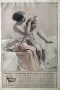 1912 Munsingwear Underwear Ad ~ Mom Puts Bow in Child's Hair