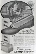 1920 Daniel Green Men's Comfy Slippers Ad